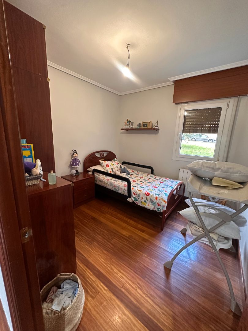 Bedroom of Flat for sale in Basauri   with Heating, Parquet flooring and Terrace