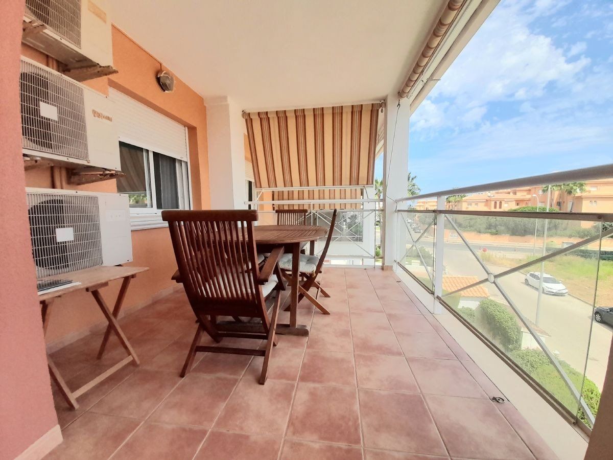 Vista exterior de Apartament de lloguer en Dénia amb Aire condicionat, Calefacció i Jardí privat
