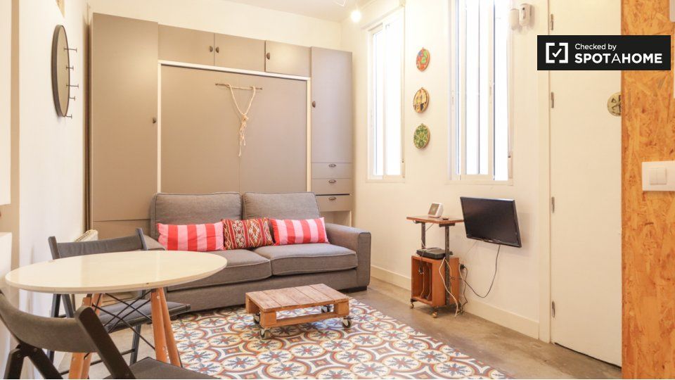 Living room of Flat to rent in  Madrid Capital  with Air Conditioner, Heating and Furnished