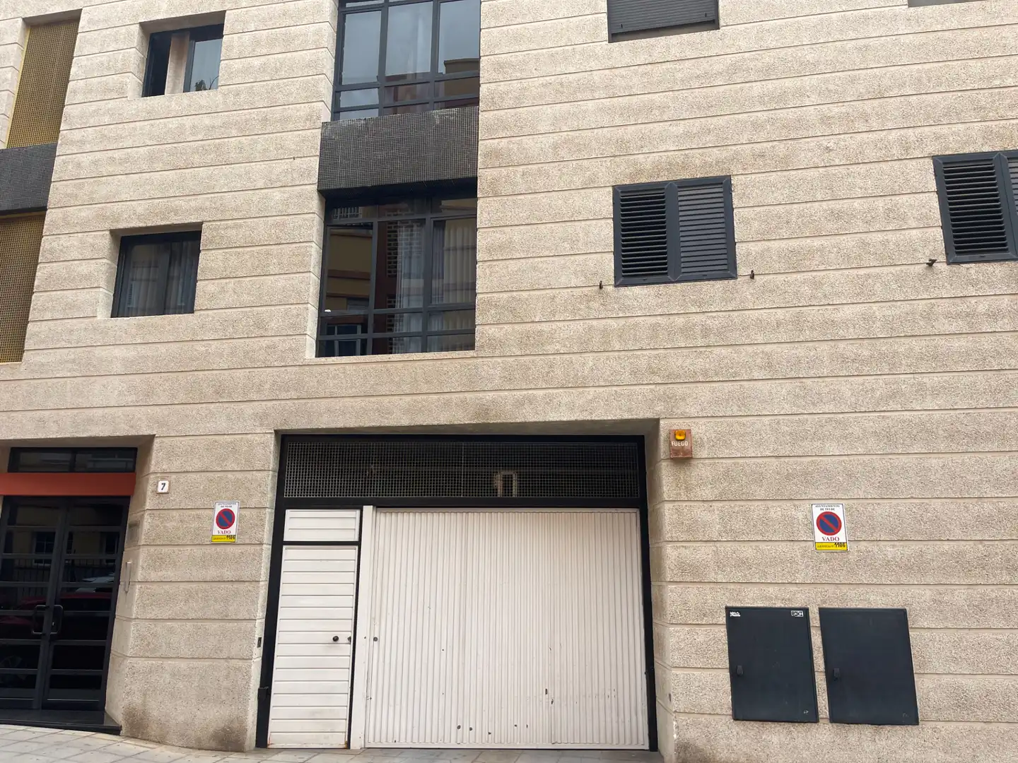 Vista exterior de Oficina en venta en Telde