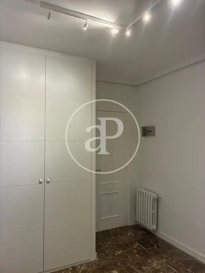 Flat for rent in Valencia  with Air Conditioner, Heating and Terrace