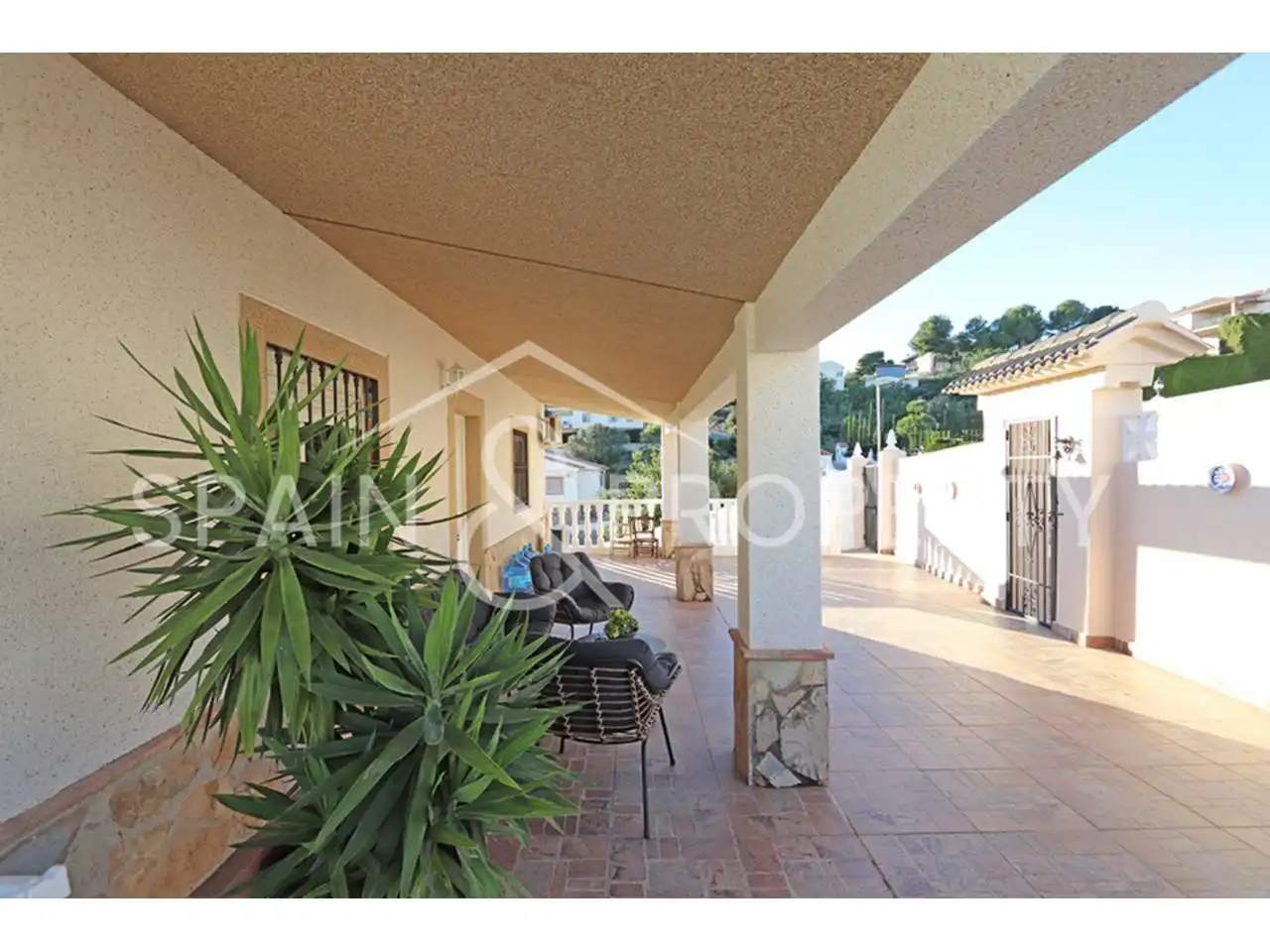 Vista exterior de Casa o xalet en venda en Turís amb Aire condicionat, Jardí privat i Terrassa
