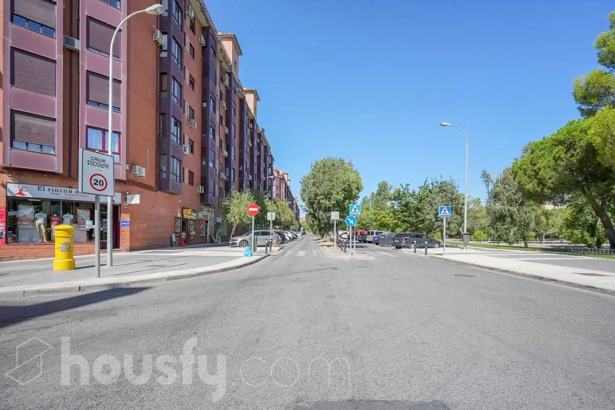 Vista exterior de Local en venta en Madrid con Aire acondicionado