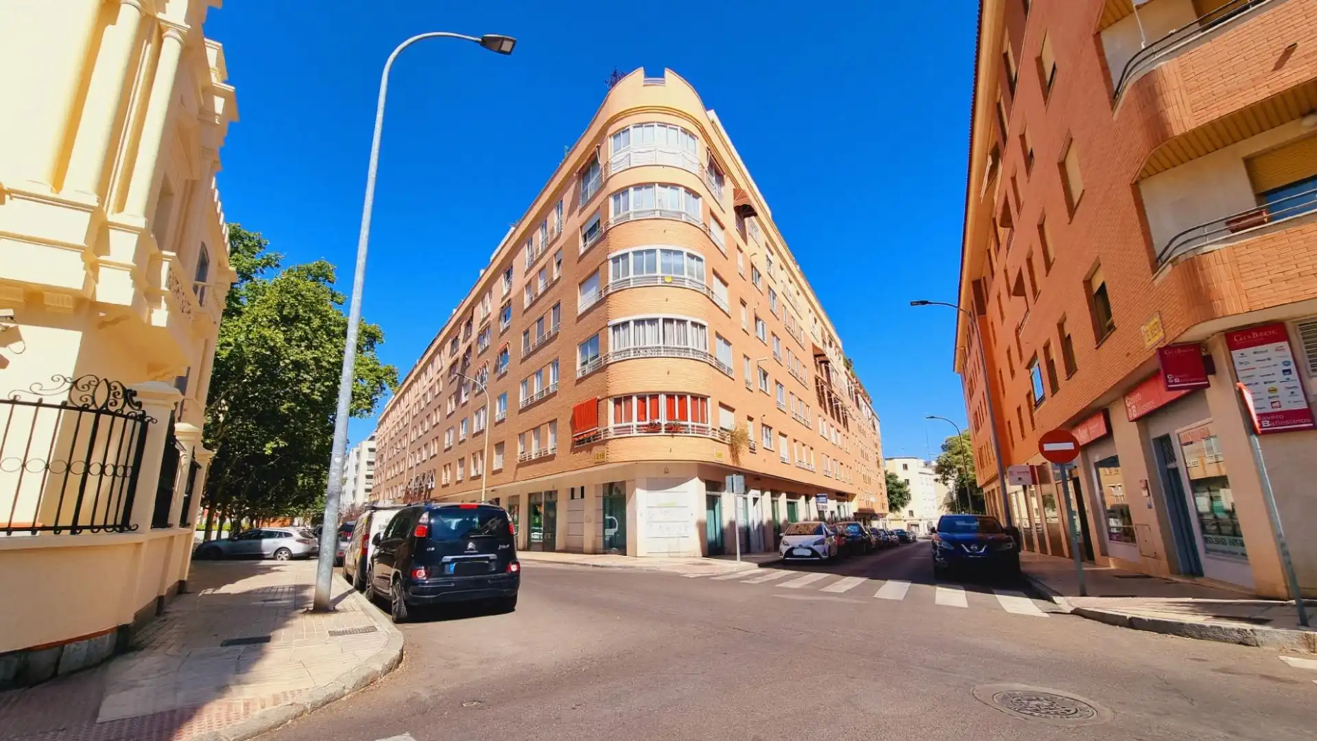 Vista exterior de Local en venda en Badajoz amb Moblat
