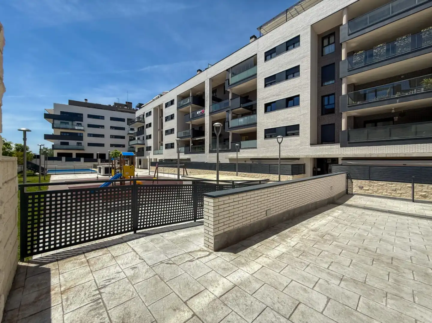 Vista exterior de Piso en venta en Guadalajara con Aire acondicionado, Calefacción y Terraza