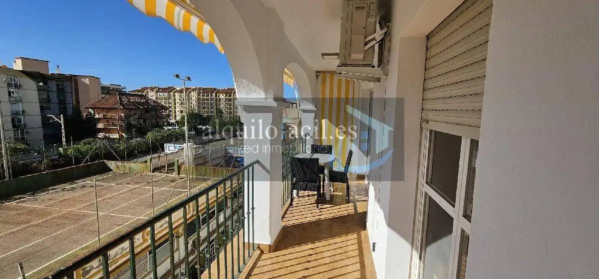 Vista exterior de Pis de lloguer en Fuengirola amb Aire condicionat, Calefacció i Terrassa
