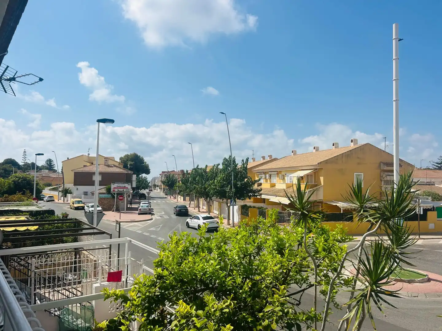Vista exterior de Casa o xalet en venda en San Pedro del Pinatar amb Balcó