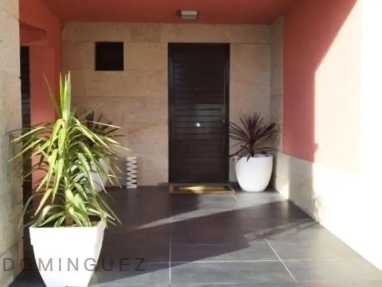 Casa o xalet en venda en Pontevedra Capital  amb Calefacció, Jardí privat i Terrassa