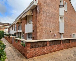 Vista exterior de Casa o xalet en venda en Esplugues de Llobregat amb Aire condicionat, Calefacció i Terrassa