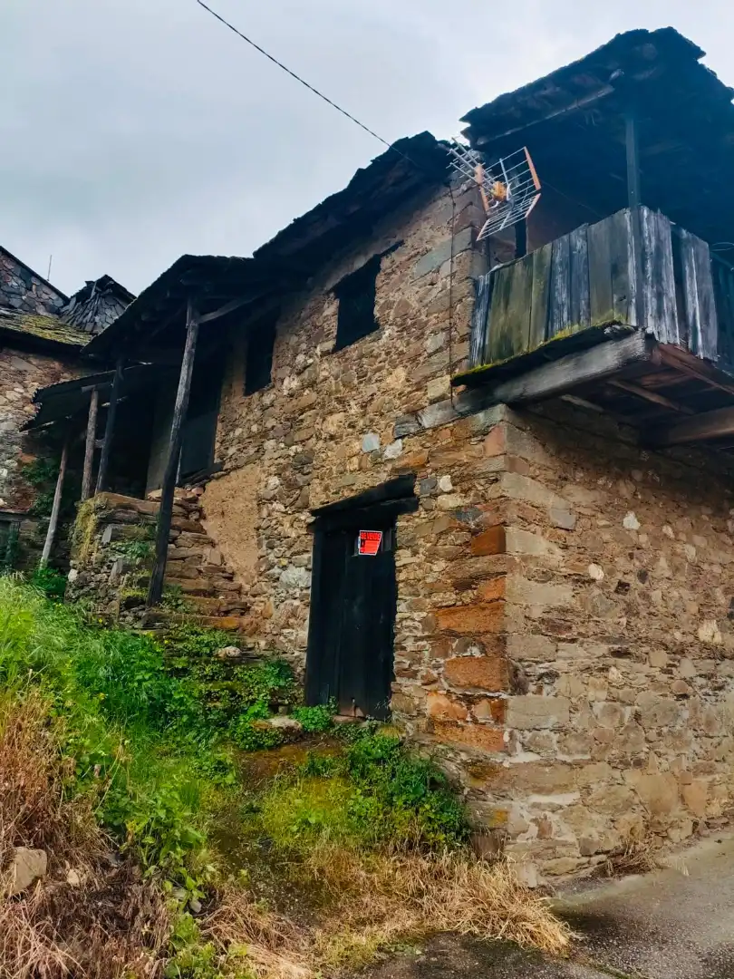 Vista exterior de Casa o chalet en venta en Ponferrada