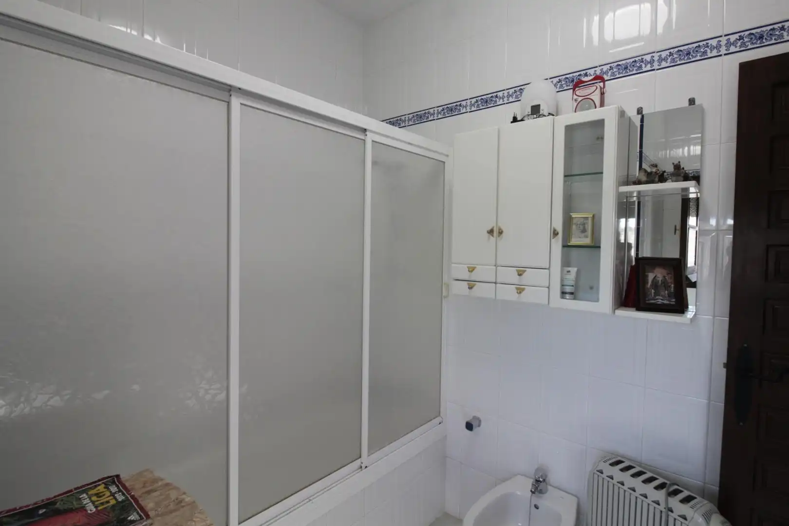 Baño de Casa o chalet en venta en El Castillo de las Guardas con Jardín privado, Trastero y Piscina