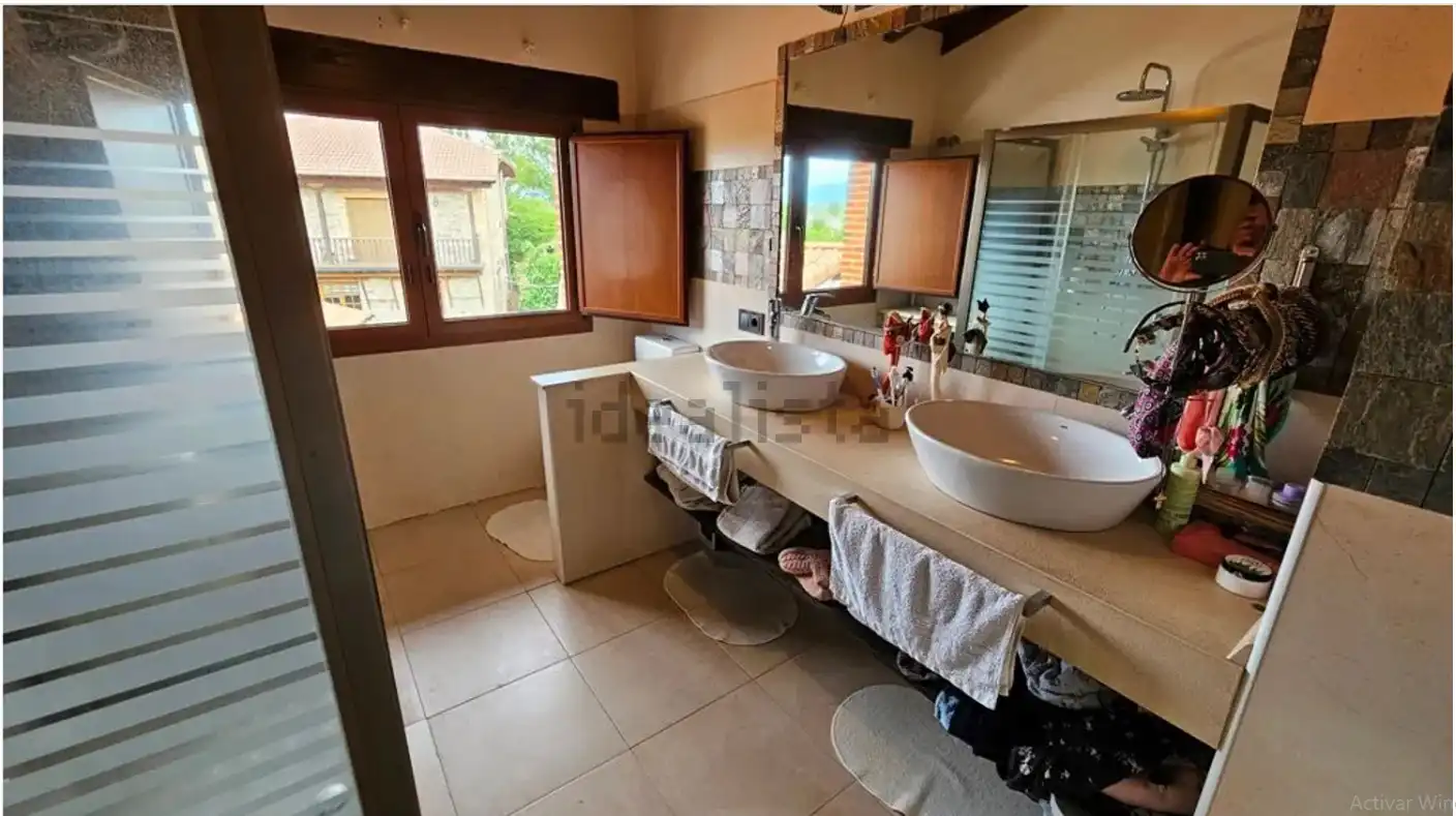 Baño de Finca rústica en venta en Medina de Pomar con Calefacción, Terraza y Trastero