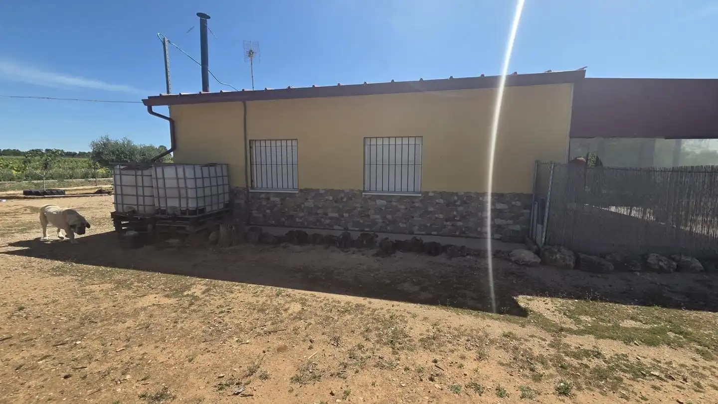Vista exterior de Casa o chalet en venta en Tarancón con Aire acondicionado, Piscina y Amueblado