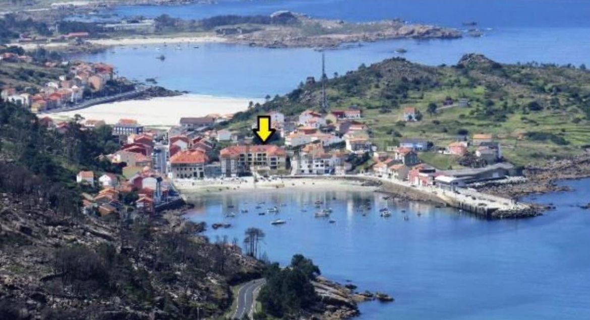 Vista exterior de Pis en venda en Carnota amb Moblat