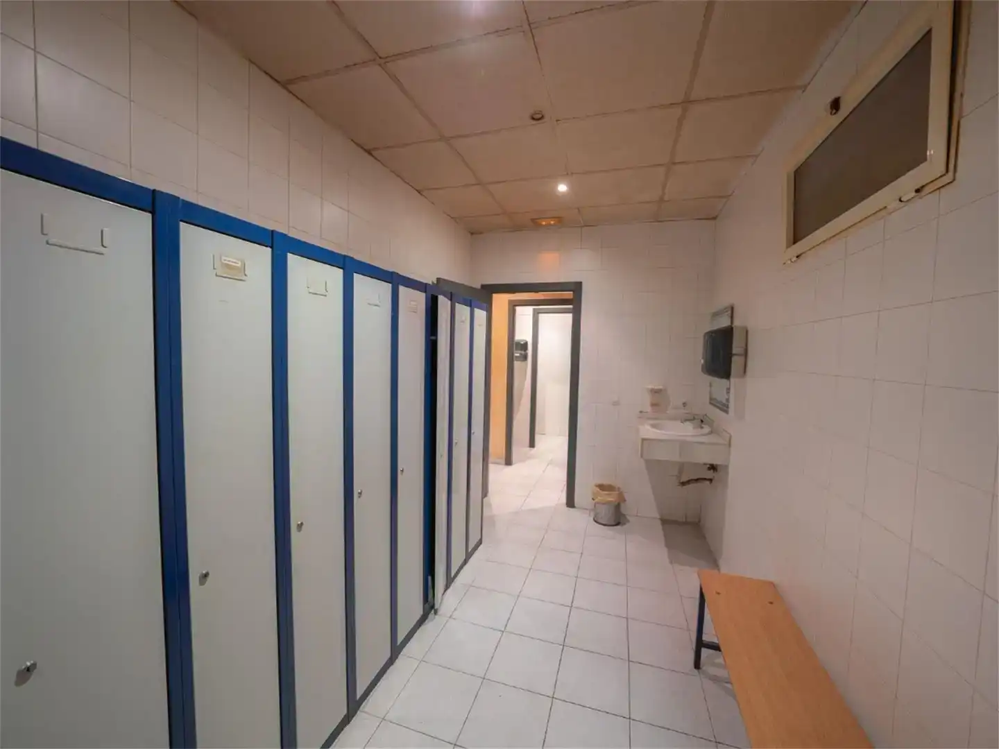 Badezimmer von Fabrikhallen zur Miete in Alcoy / Alcoi