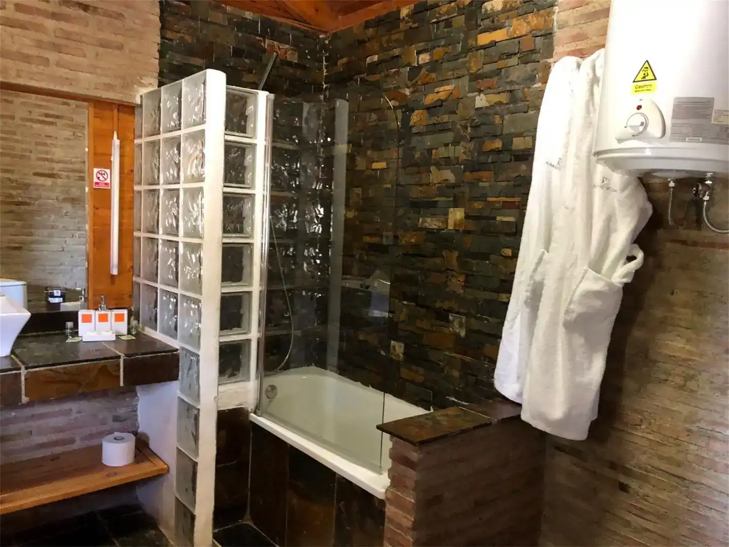 Bany de Finca rústica en venda en Nevada amb Aire condicionat, Piscina i Balcó