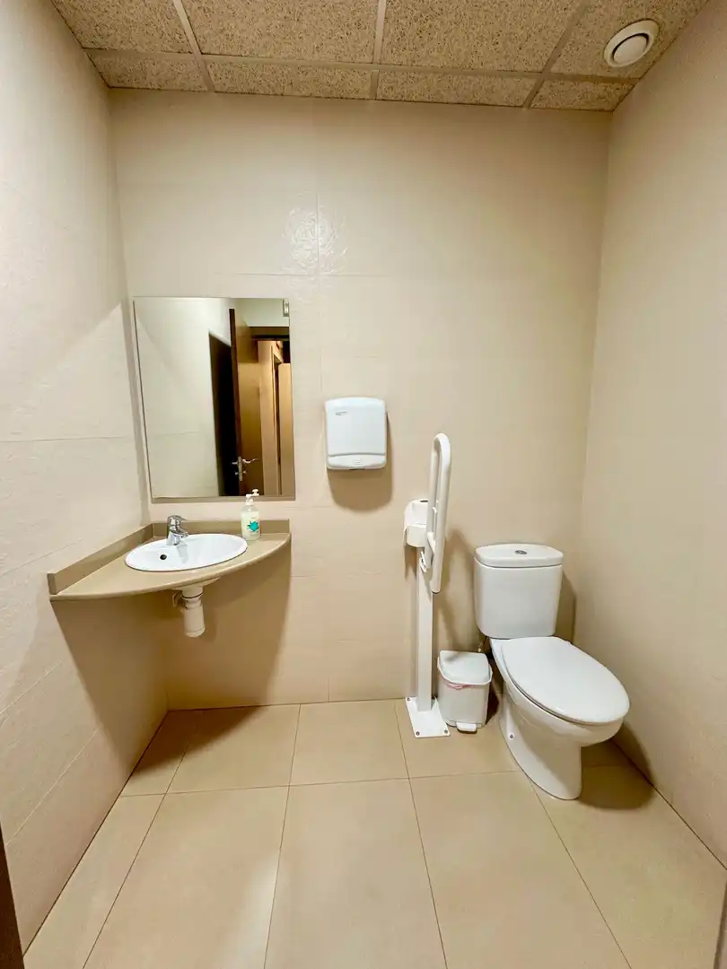 Local en venta en Corts Valencianes, Piscinas