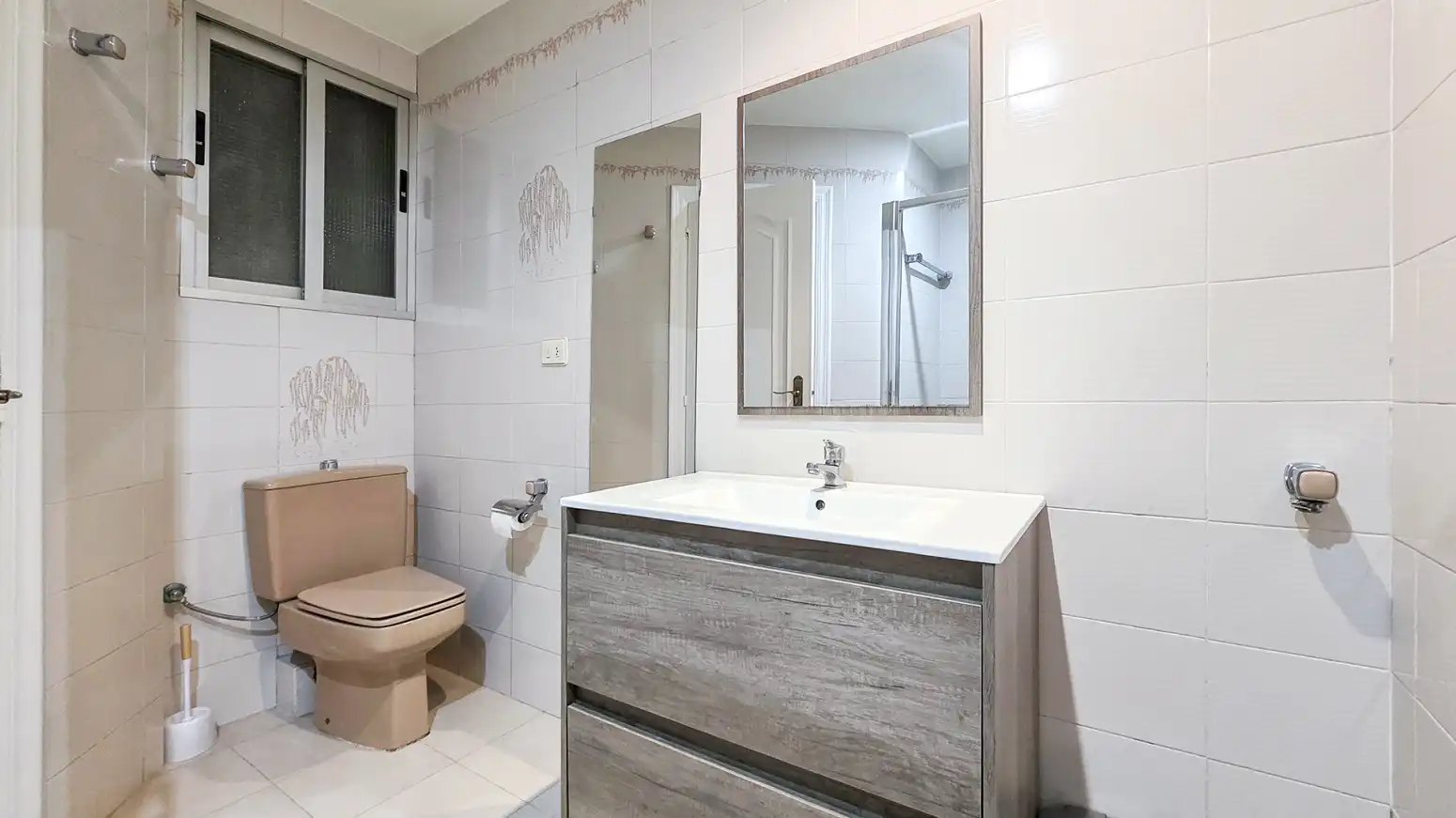 Badezimmer von Wohnung zum Verkauf in Valencia mit Möbliert und Balkon