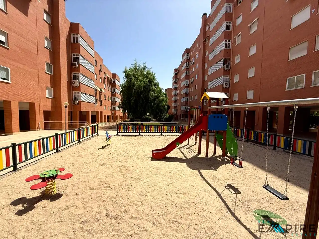 Vista exterior de Piso en venta en Madrid con Calefacción, Trastero y Piscina