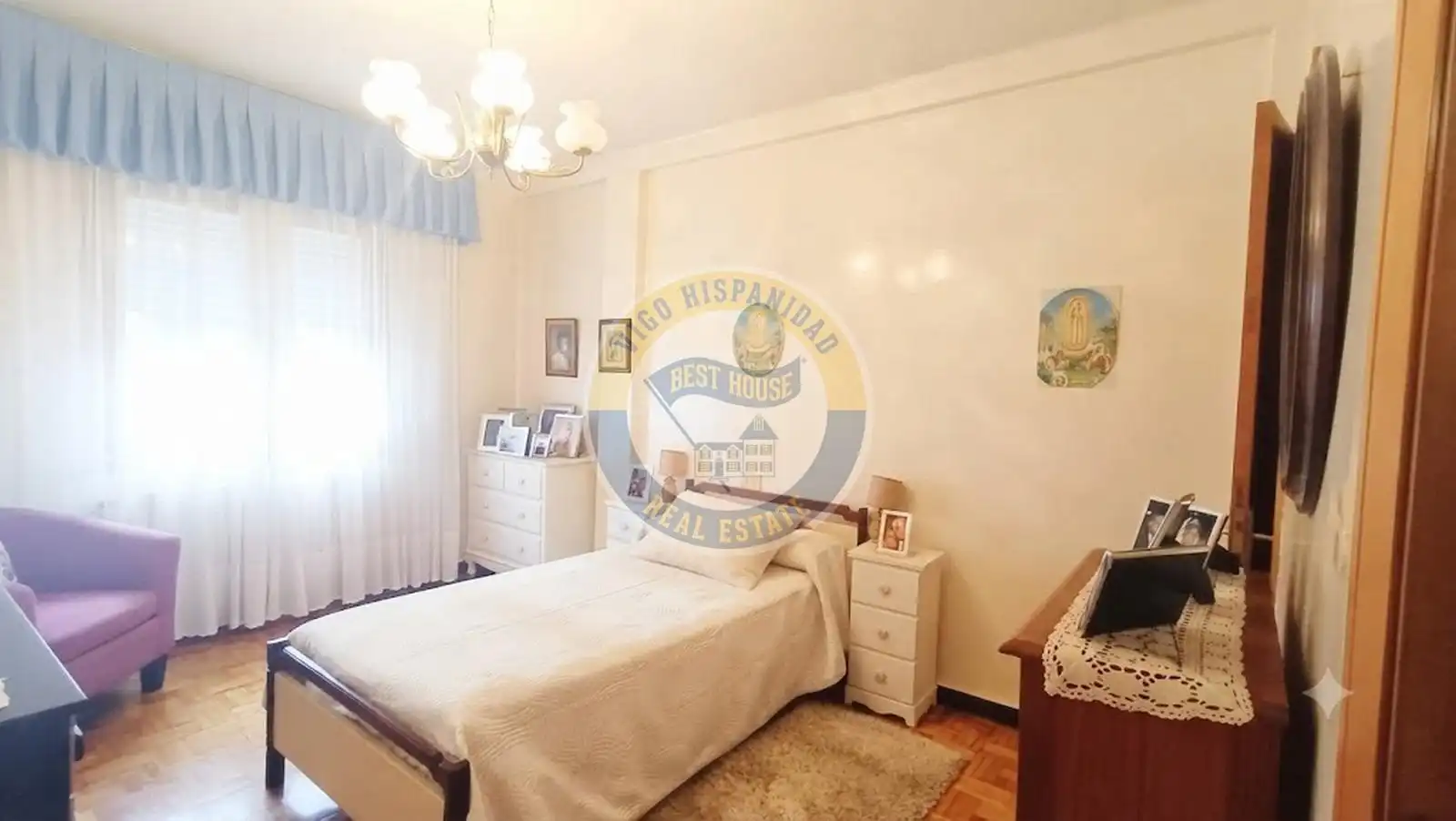 Habitación de Casa o chalet en venta en Vigo  con Calefacción y Amueblado