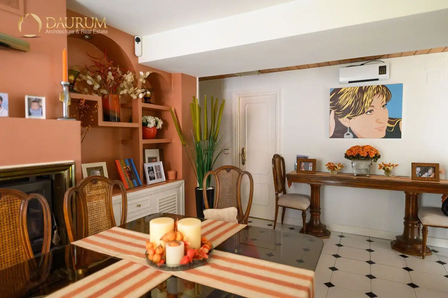 Comedor de Casa adosada en venta en Boadilla del Monte con Aire acondicionado, Calefacción y Jardín privado