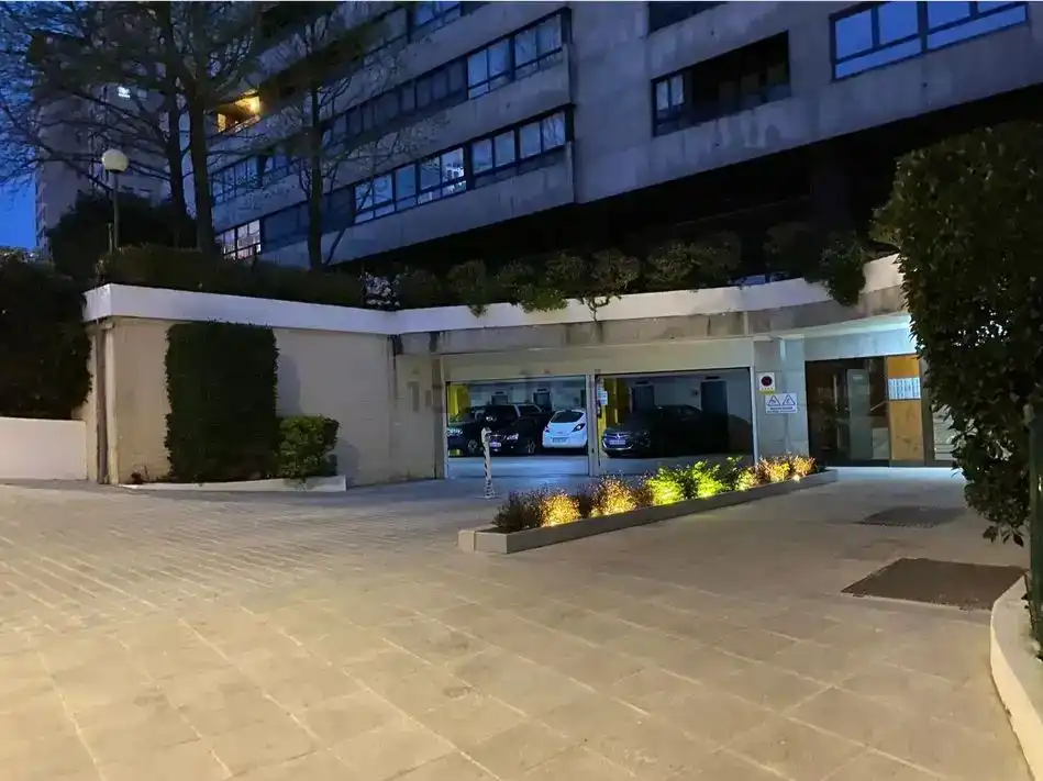 Aparcament de Apartament en venda en Vigo  amb Jardí privat, Parquet i Traster
