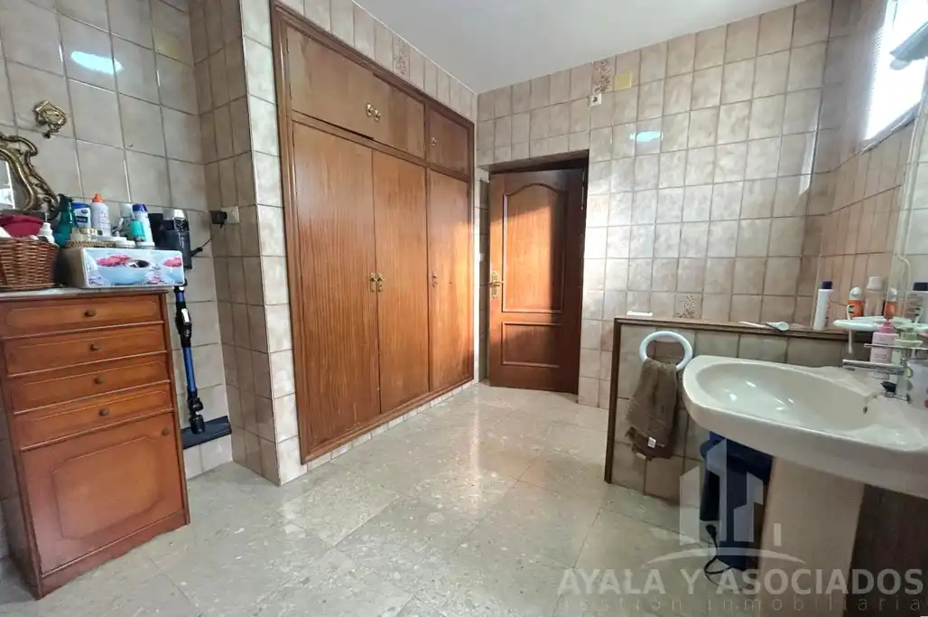 Baño de Piso en venta en Cartagena con Aire acondicionado y Calefacción