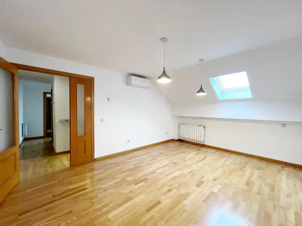 Ático de alquiler en Alcalá de Henares con Aire acondicionado y Calefacción