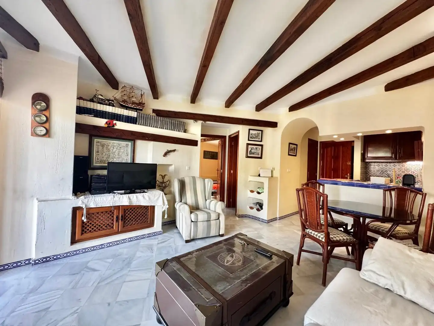 Sala d'estar de Apartament de lloguer en Torrevieja amb Aire condicionat, Calefacció i Moblat