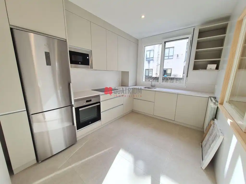 Kitchen of Flat for rent in Santiago de Compostela   with Heating
