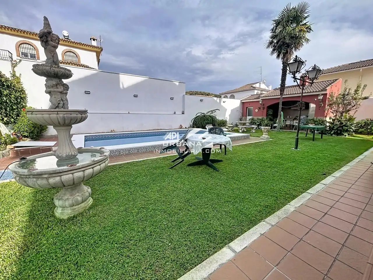 Casa con piscina en venta en Calle Don Juan de Borbón