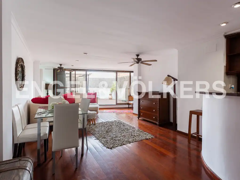 Sala de estar de Ático de alquiler en Valencia con Aire acondicionado, Calefacción y Parquet