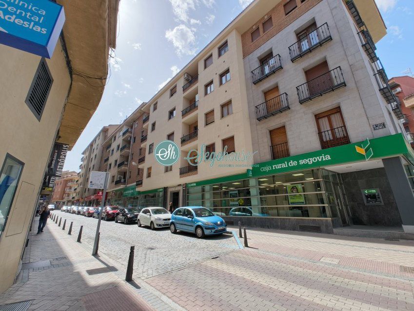 Vista exterior de Piso en venta en Segovia Capital con Calefacción y Parquet