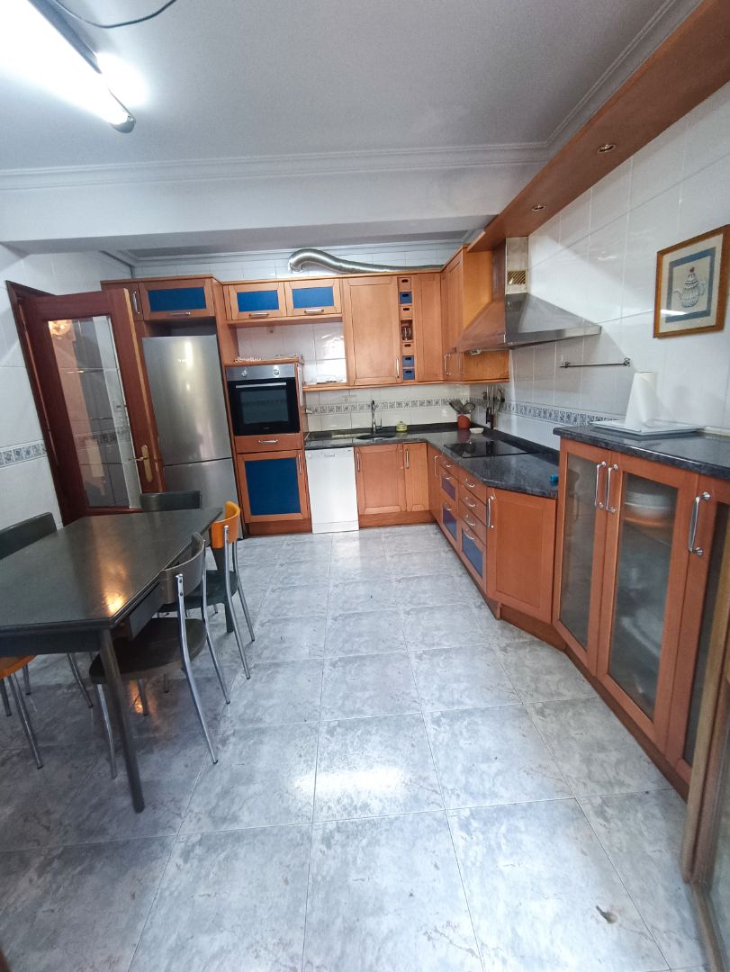 Cuina de Casa adosada en venda en Aretxabaleta amb Calefacció, Jardí privat i Parquet