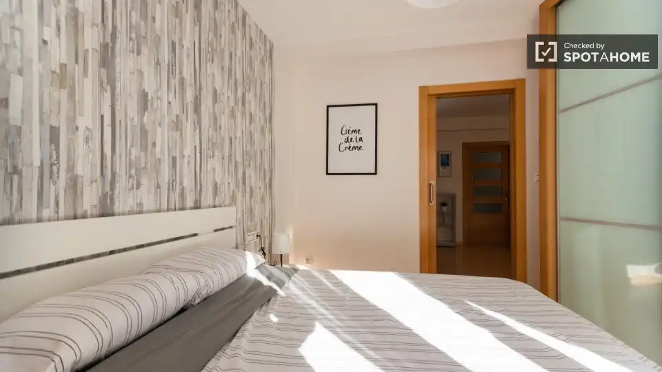 Habitación de Piso de alquiler en Valencia con Aire acondicionado, Calefacción y Amueblado