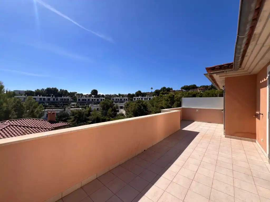 Terrasse von Einfamilien-Reihenhaus zur Miete in Cala Vinyes