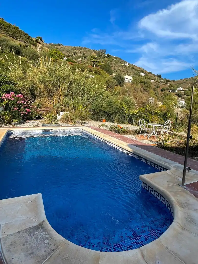 Piscina de Casa o xalet en venda en Torrox amb Jardí privat, Piscina i Moblat