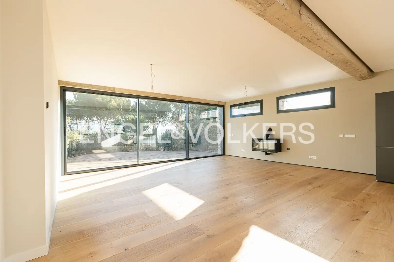 Sala d'estar de Casa o xalet en venda en Galapagar amb Aire condicionat, Calefacció i Jardí privat