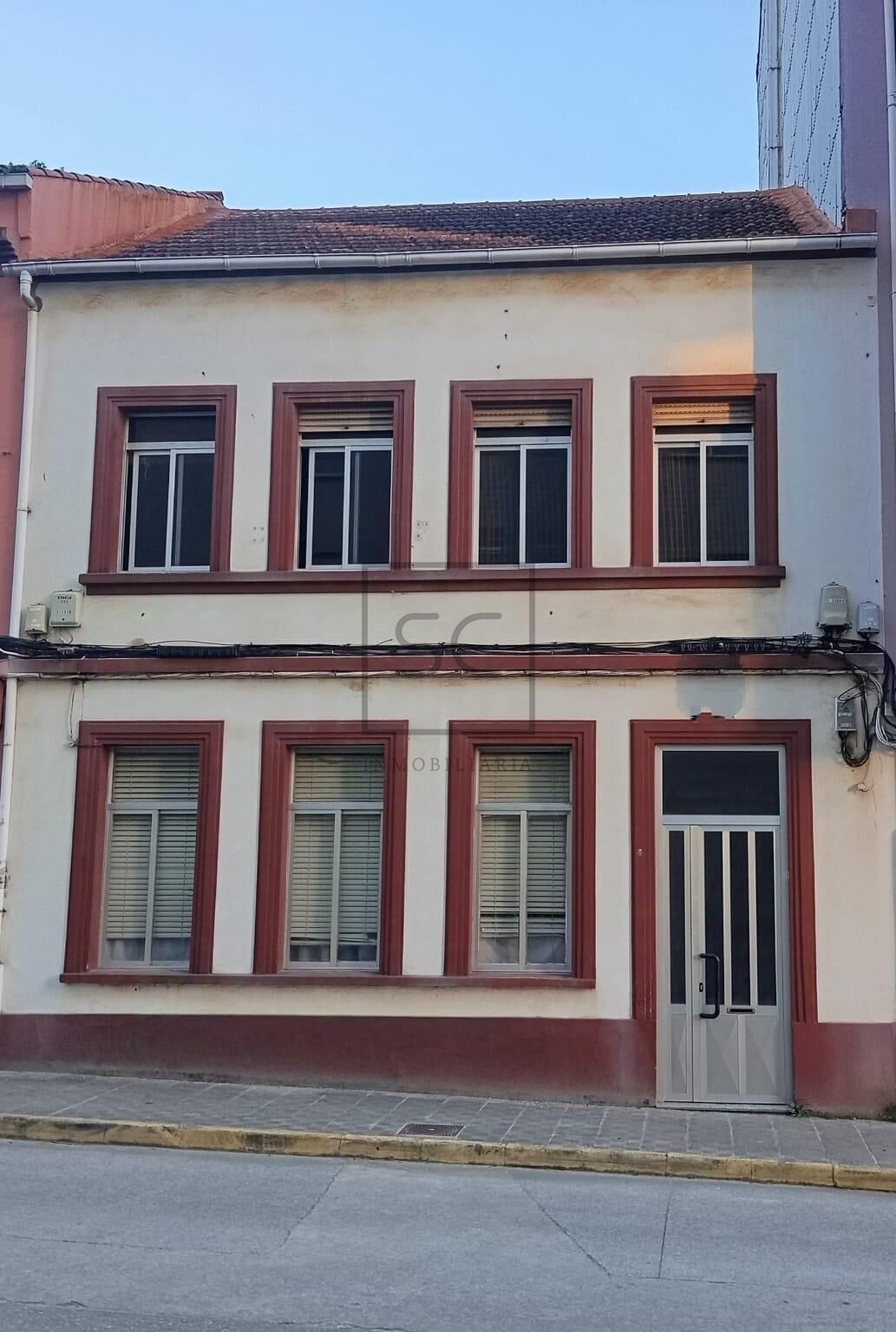 Vista exterior de Casa o xalet en venda en Ferrol amb Jardí privat i Traster