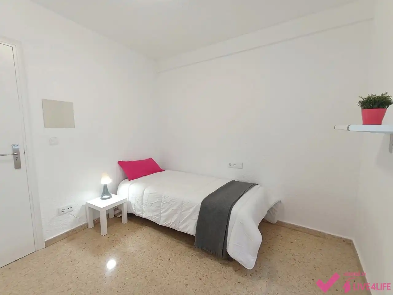 Habitación de Piso de alquiler en Burjassot con Aire acondicionado, Terraza y Amueblado