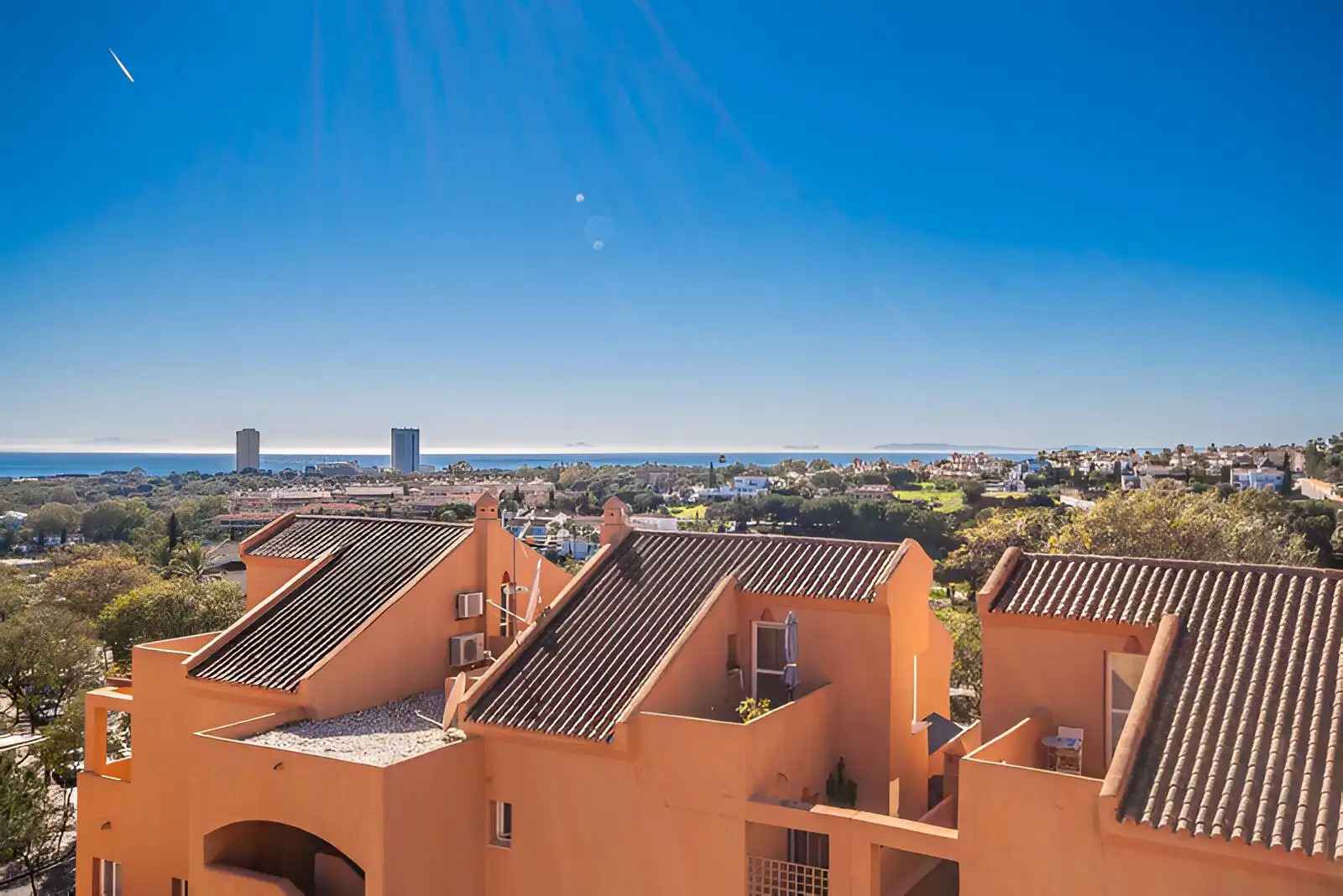 Vista exterior de Ático en venta en Marbella con Terraza y Amueblado