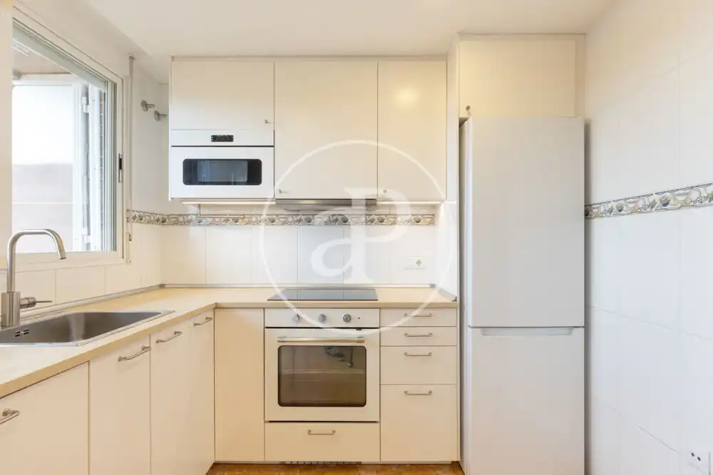 Cocina de Piso de alquiler en Valencia con Aire acondicionado, Calefacción y Terraza