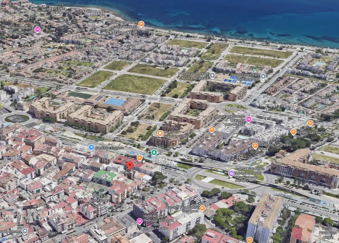 Vista exterior de Piso en venta en Marbella con Calefacción