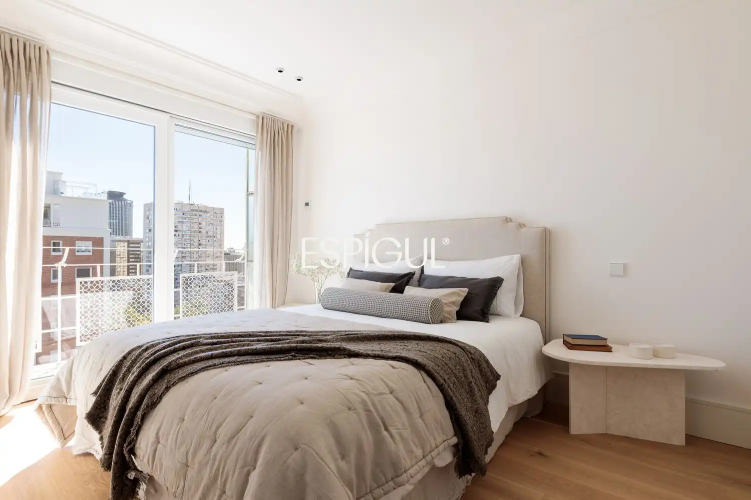 Schlafzimmer von Wohnung zum Verkauf in Madrid mit Klimaanlage, Heizung und Terrasse