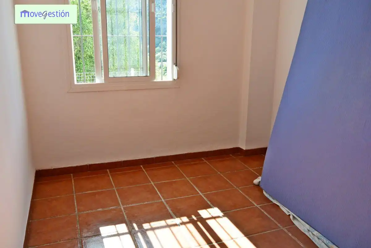 Habitación de Finca rústica en venta en Benaocaz con Terraza y Amueblado