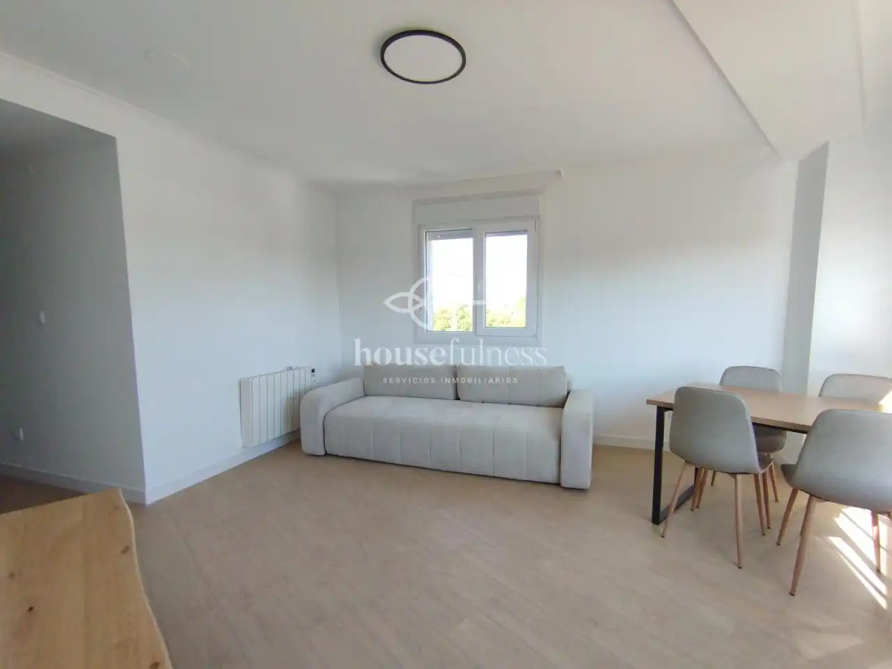 Habitación de Apartamento de alquiler en Ferrol con Calefacción, Trastero y Amueblado