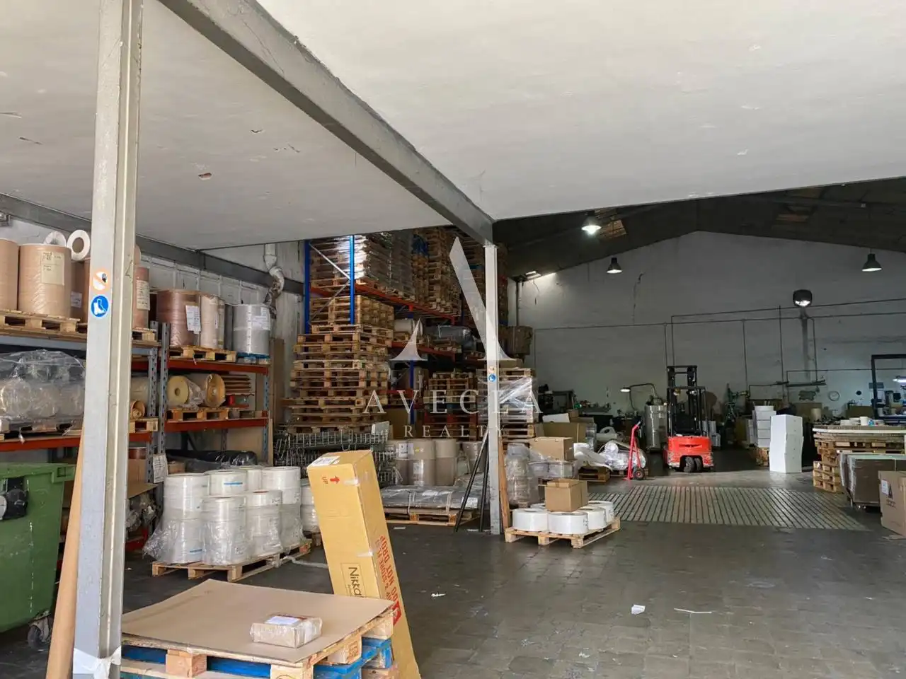 Nau industrial en venda en Ripollet