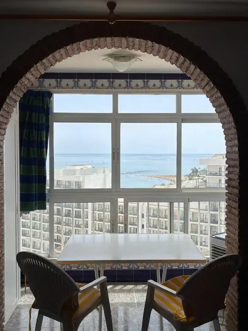 Schlafzimmer von Wohnungen zur Miete in Benalmádena mit Schwimmbad