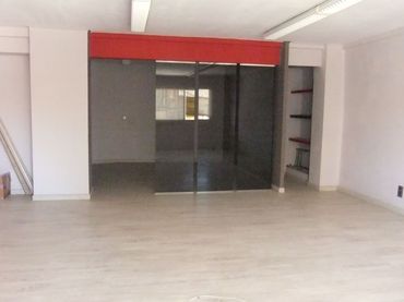 Oficina de lloguer a Avinguda de la Sardana 8