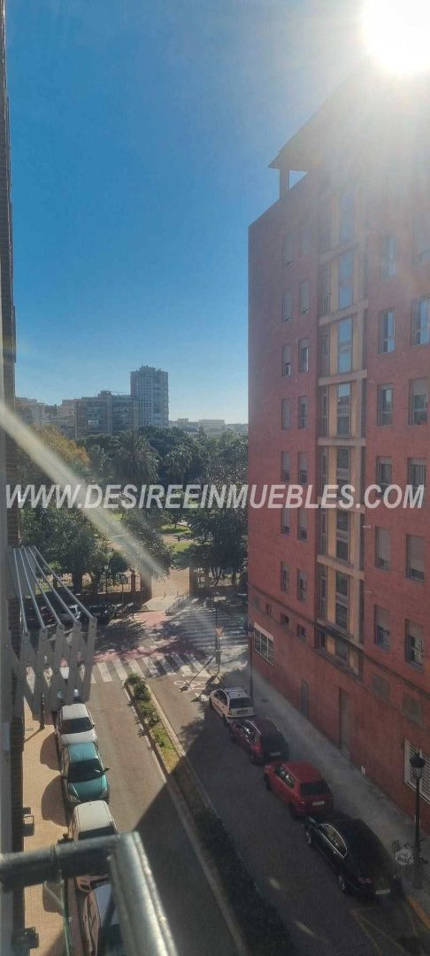 Vista exterior de Pis de lloguer en  Valencia Capital amb Aire condicionat, Calefacció i Moblat